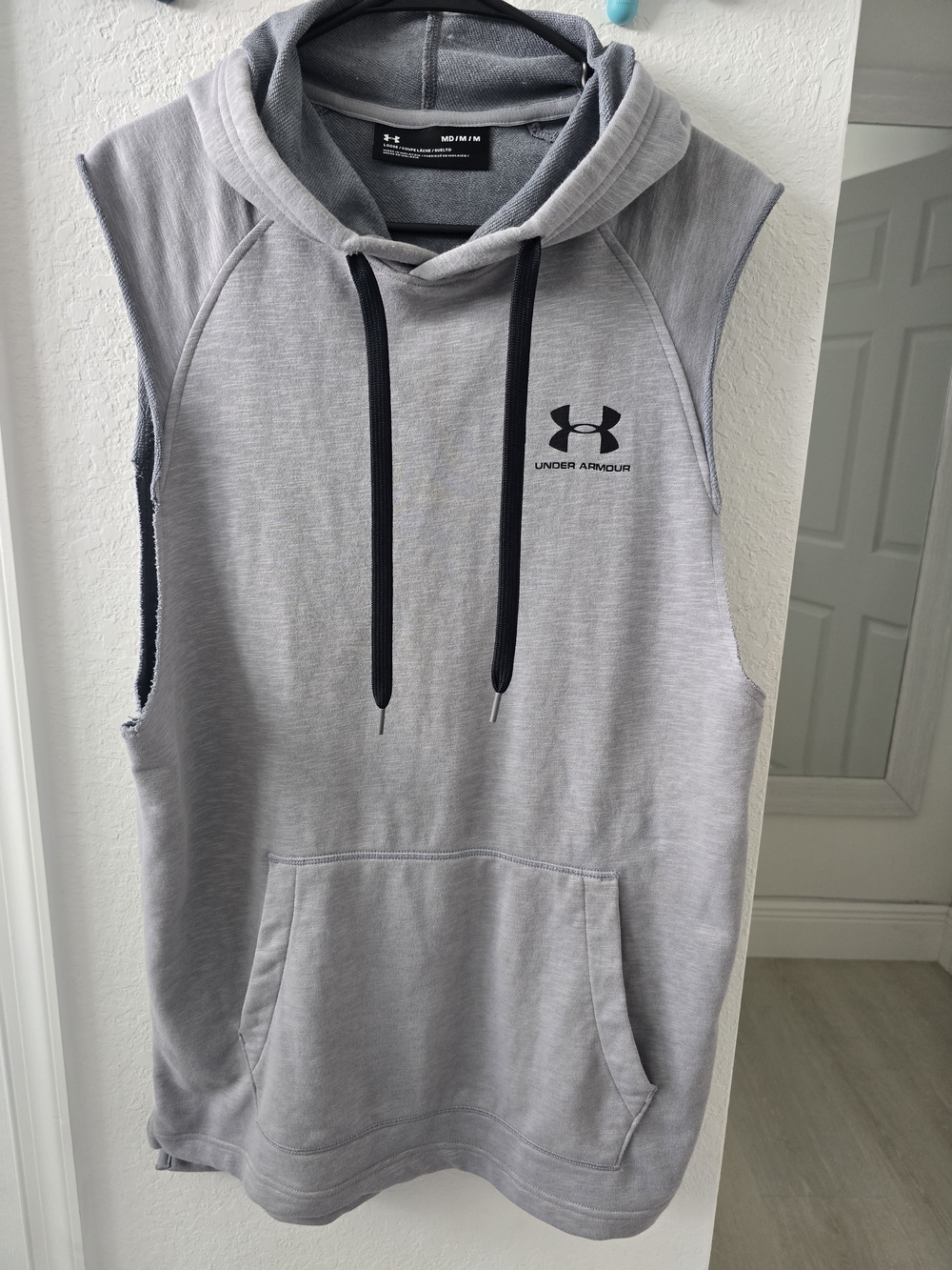 Under Armour Men’s Gray Hoodie Sleeveless Pullover Athletic Sweatshirt Size Med